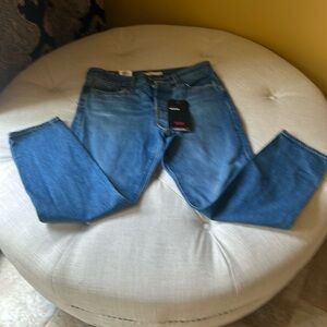 Levi premium wedgie woman’s jeans